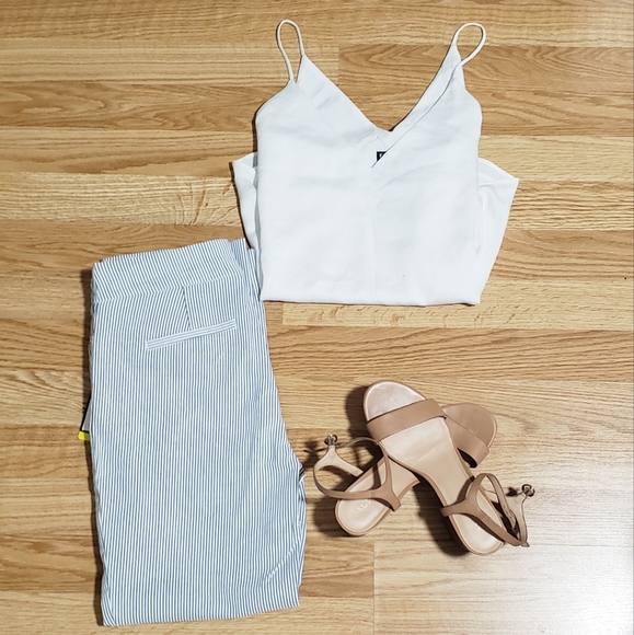 White and blue pants - Picture 1 of 3